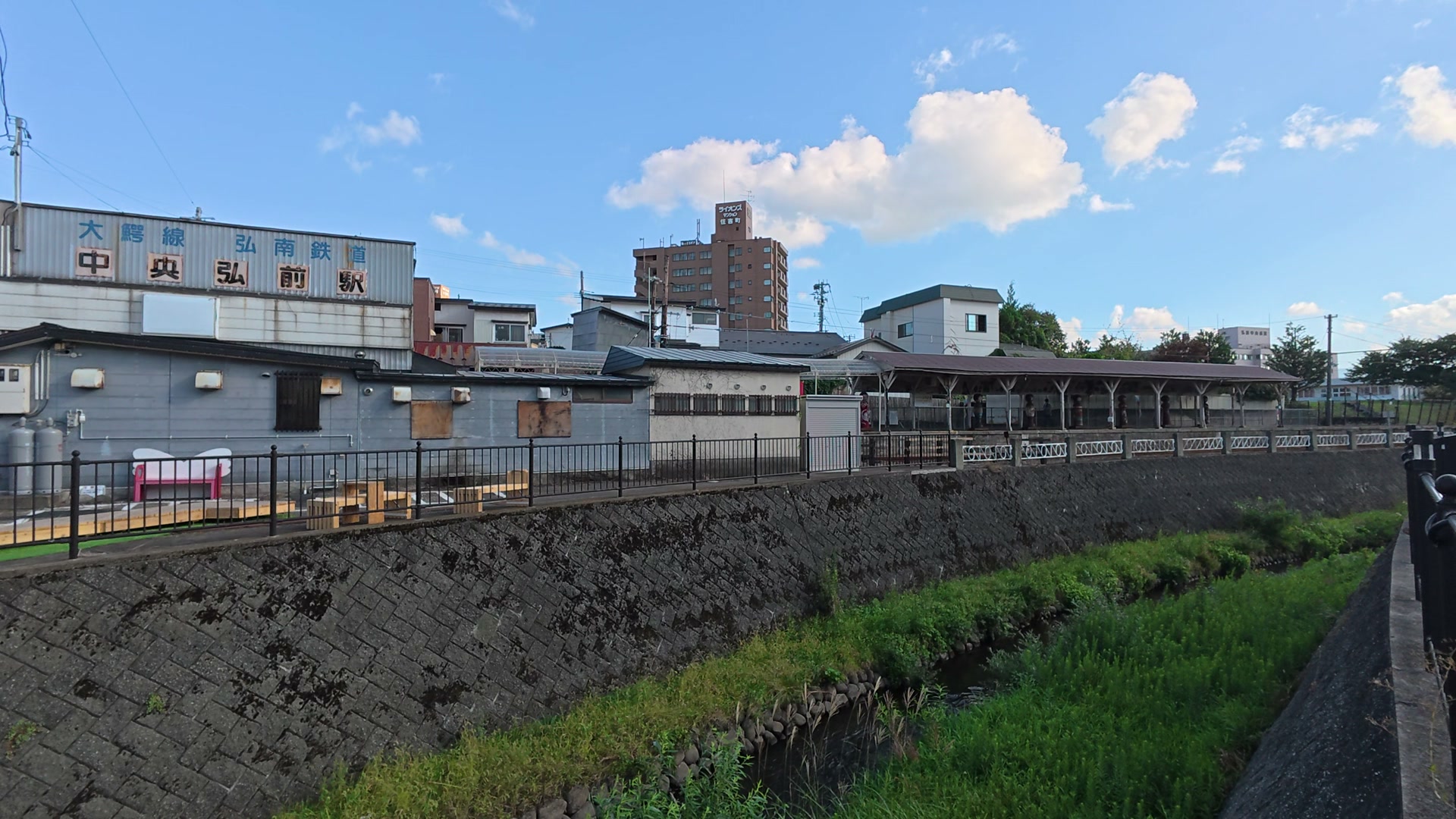 中央弘前駅