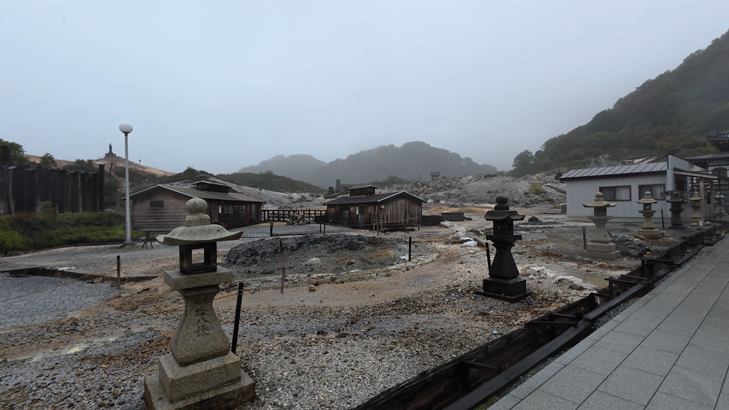 境内の湯小屋